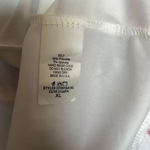 Pretty NWOT flower pattern dress - Picture 6 of 6